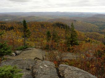 Větší verze po kliknutí. Cestou na vrchol hory Mont-Termblant, Kanada (9. 10. 2007)